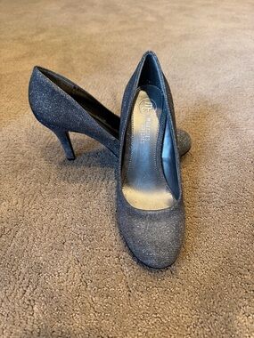 Mootsies Tootsies Silver Glitter Pumps